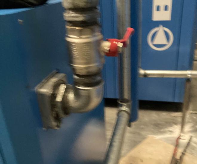 Τοποθέτηση μόνιμου δικτύου αέρα - Εργοστάσιο Isomat